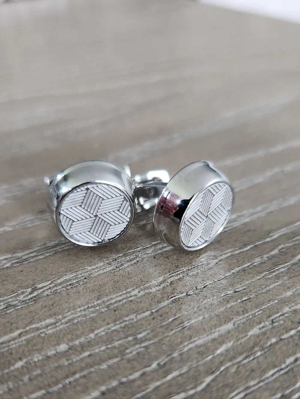 Men’s Silver Tone Geometric Basket Weave Round Cufflinks Formal Classic Elegance